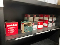 Kast met onderhouds- en beschermingsmiddelen (5x) - afbeelding 26 van  27