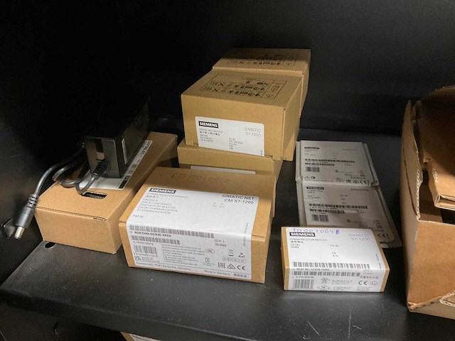 Kast met plc elektromateriaal - afbeelding 2 van  6