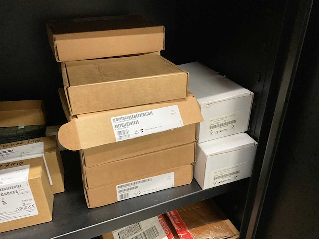 Kast met plc elektromateriaal - afbeelding 3 van  6