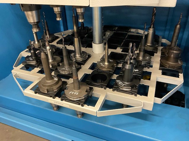 Kast met sk50 freesgereedschap - afbeelding 7 van  7