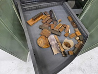 Kast met toebehoren voor polijsten - afbeelding 10 van  11