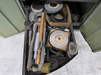 Kast met toebehoren voor slijpen - afbeelding 6 van  8