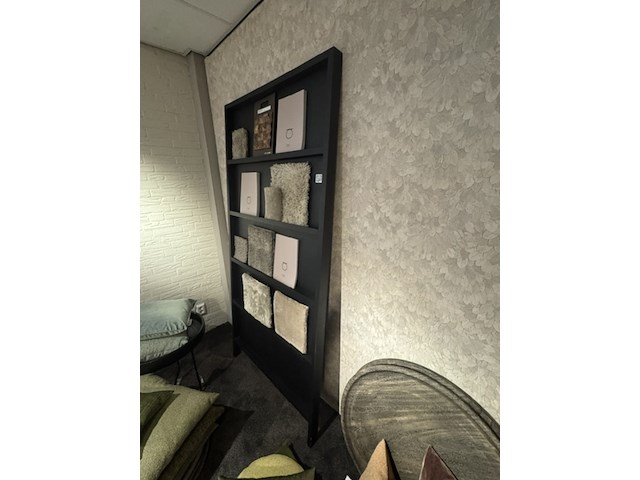 Kast moooi, oblique, zwart - afbeelding 2 van  4