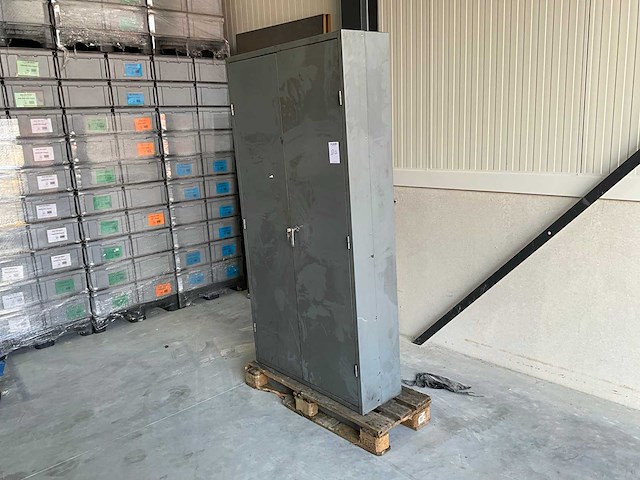 Kast - afbeelding 1 van  15