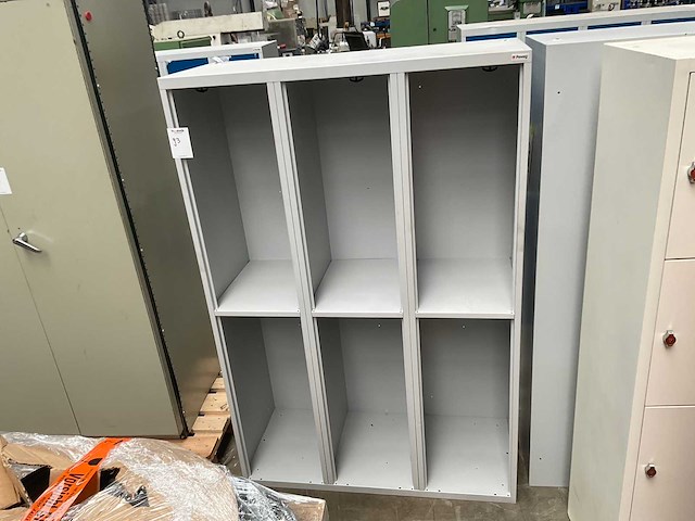 Kast - afbeelding 1 van  1