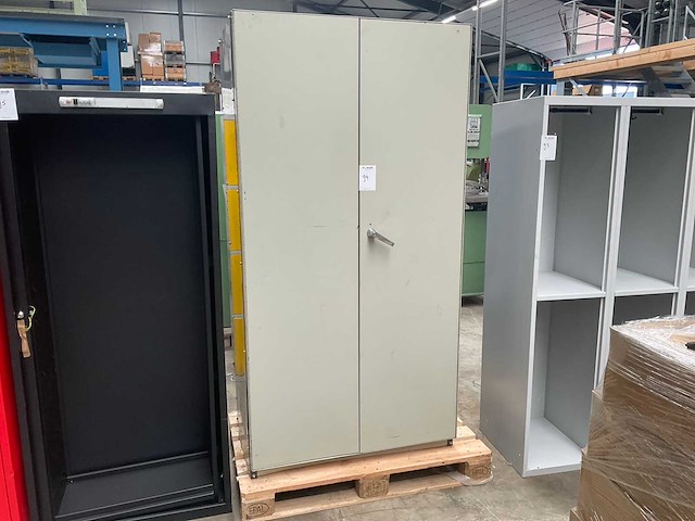 Kast - afbeelding 1 van  3