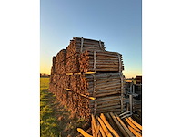 Kastanje houten tuinomheining palen (100x) - afbeelding 4 van  6