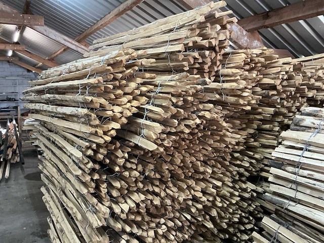 Kastanje schapenhekwerk 150cm hoog - 5 meter lengte per rol - 17 stuks - afbeelding 3 van  4