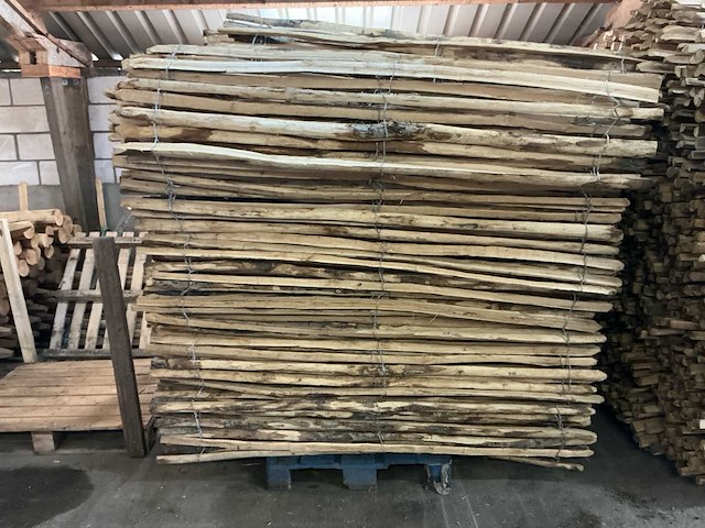 Kastanje schapenhekwerk 180cm hoog - 5 meter lengte per rol - 20 stuks - afbeelding 1 van  5