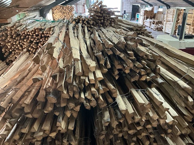 Kastanje schapenhekwerk 180cm hoog - 5 meter lengte per rol - 20 stuks - afbeelding 4 van  5