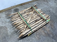 Kastanjehouten paal gepunt ø6/8 x 160 cm (65x) - afbeelding 1 van  5
