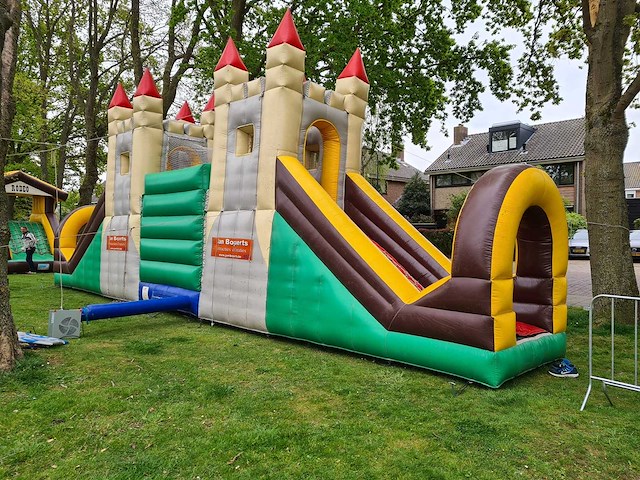 Kasteel met hangbrug - afbeelding 2 van  8