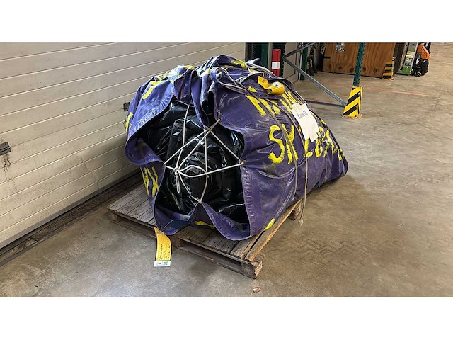 Kasteel met hangbrug - afbeelding 5 van  8