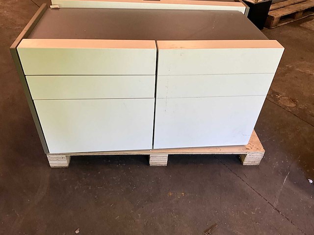 Kasten 102x53x48cm (2x) - afbeelding 1 van  4