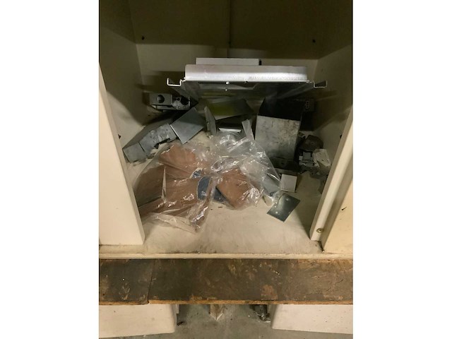 Kasten met inhoud - afbeelding 2 van  24