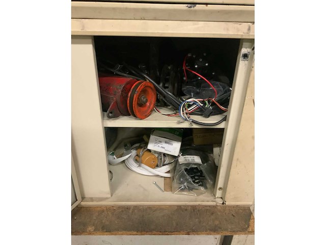 Kasten met inhoud - afbeelding 5 van  24