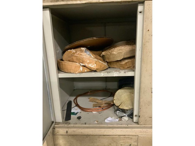 Kasten met inhoud - afbeelding 8 van  24