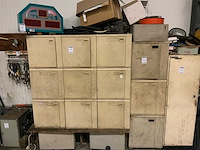 Kasten met inhoud - afbeelding 1 van  24