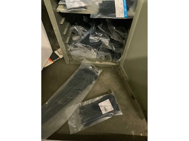 Kasten met inhoud - afbeelding 18 van  24