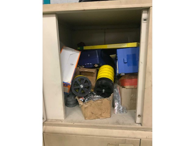 Kasten met inhoud - afbeelding 23 van  24