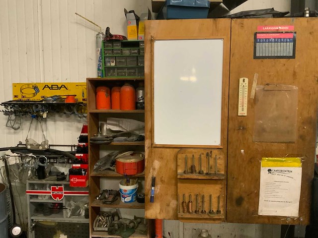 Kasten met inhoud - afbeelding 1 van  9