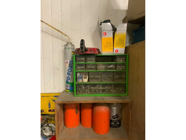 Kasten met inhoud - afbeelding 5 van  9