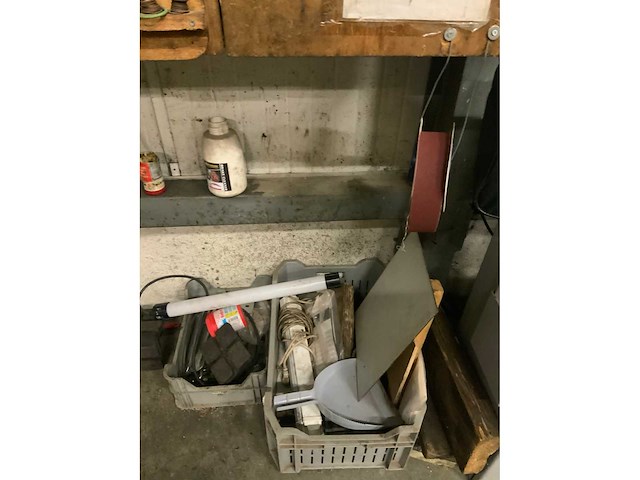 Kasten met inhoud - afbeelding 9 van  9