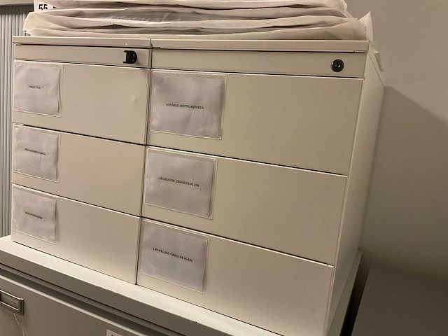 Kasten met medische benodigdheden - afbeelding 6 van  23