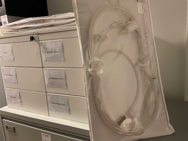 Kasten met medische benodigdheden - afbeelding 14 van  23