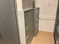 Kasten met medische benodigdheden - afbeelding 12 van  23