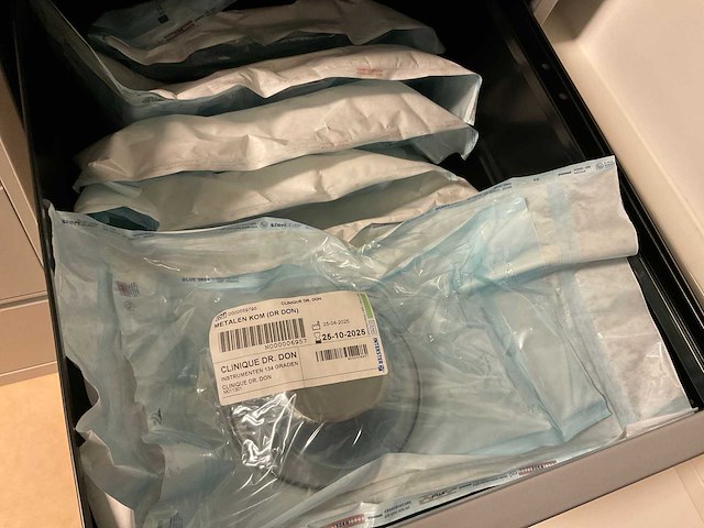 Kasten met medische benodigdheden - afbeelding 20 van  23