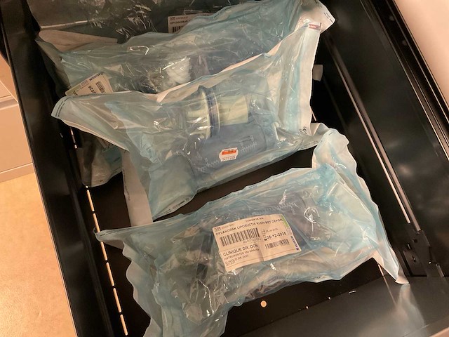 Kasten met medische benodigdheden - afbeelding 21 van  23