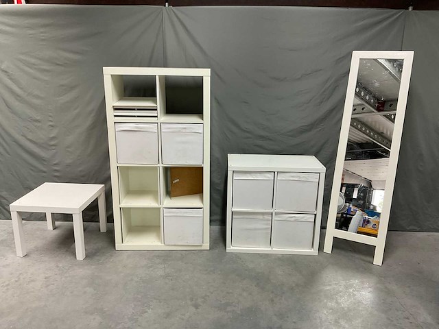 Kasten, spiegel en tafel - afbeelding 1 van  14