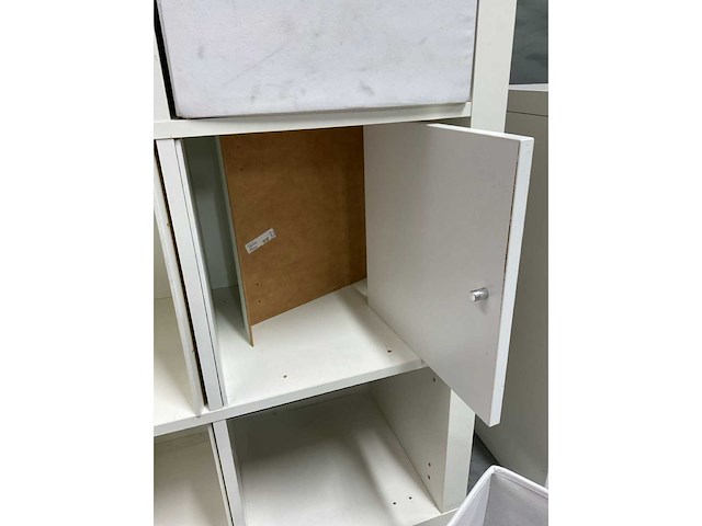 Kasten, spiegel en tafel - afbeelding 11 van  14