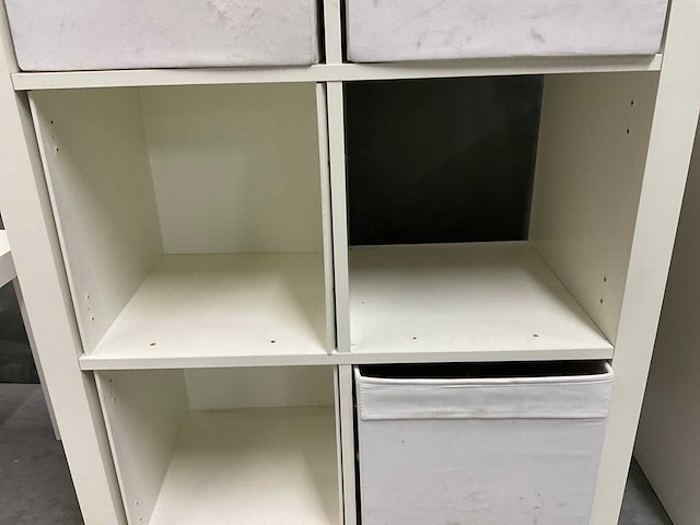 Kasten, spiegel en tafel - afbeelding 12 van  14