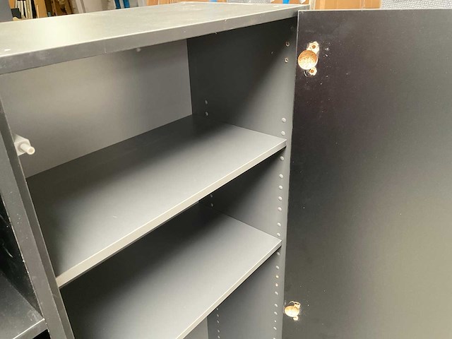 Kastenwand mat zwart - afbeelding 3 van  4