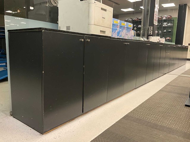 Kastenwand met granieten blad - afbeelding 6 van  13