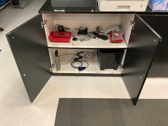 Kastenwand met granieten blad - afbeelding 9 van  13