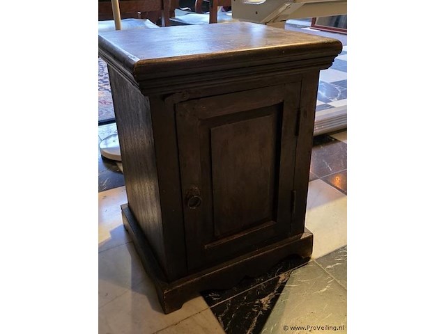 Kastje, massief hout - afbeelding 1 van  2