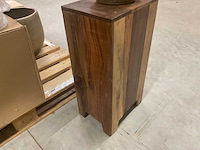 Kastje met pot en bloemen - afbeelding 7 van  7