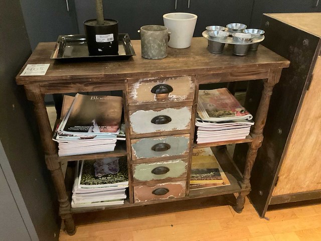 Kastjes, tafeltjes - afbeelding 6 van  12