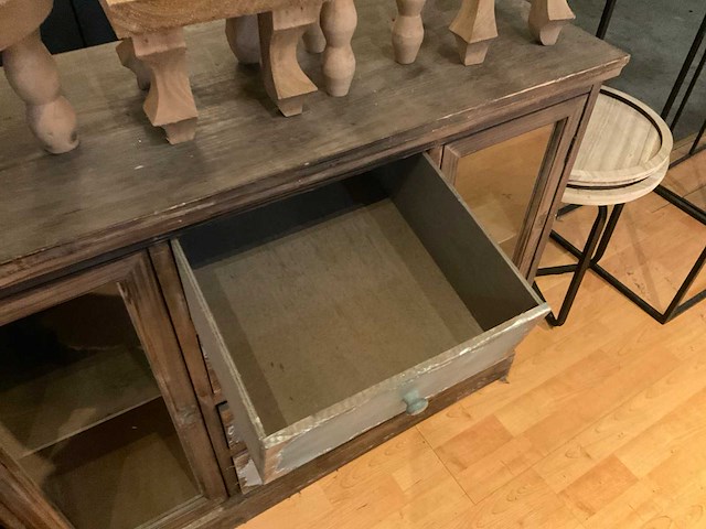 Kastjes, tafeltjes - afbeelding 11 van  12