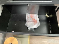 Kast/ladenkast met inhoud. - afbeelding 8 van  9