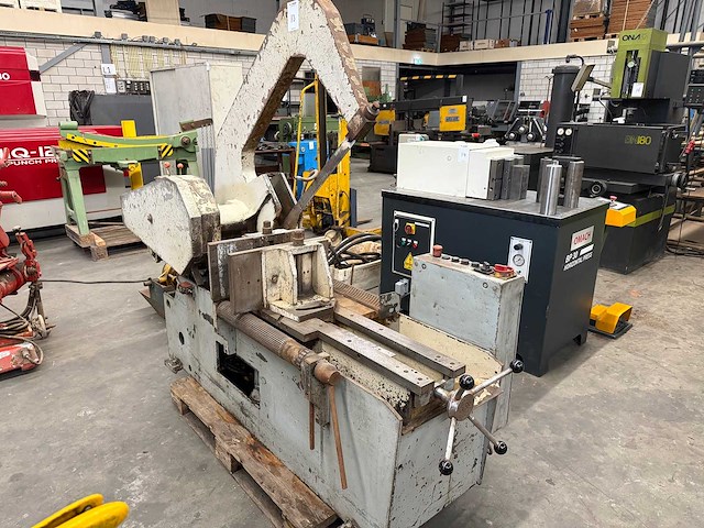 Kasto - 450 - beugelzaagmachine - afbeelding 1 van  9