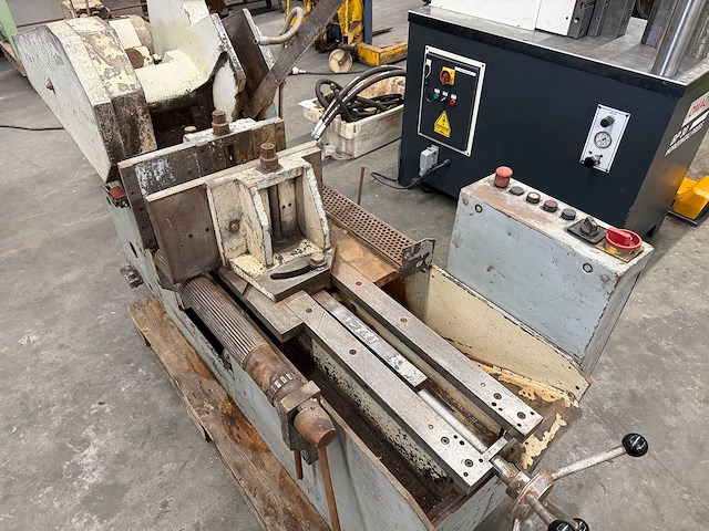Kasto - 450 - beugelzaagmachine - afbeelding 3 van  8