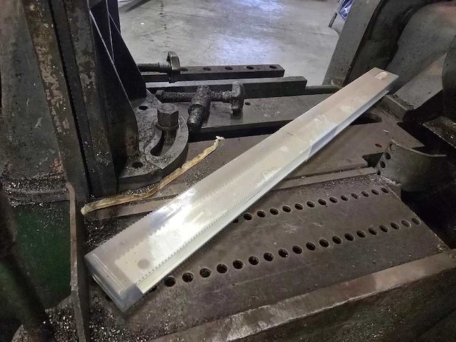 Kasto - beugelzaagmachine - afbeelding 10 van  10