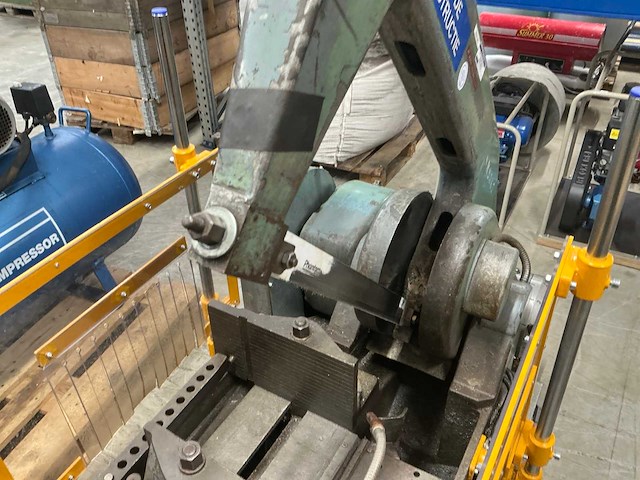 Kasto beugelzaagmachine - afbeelding 9 van  12