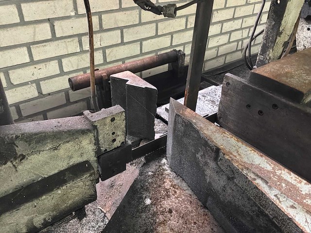 Kasto horizontale metaalbandzaagmachine - afbeelding 4 van  9