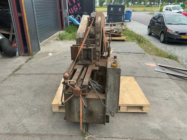 Kasto v2523 beugelzaagmachine - afbeelding 15 van  19