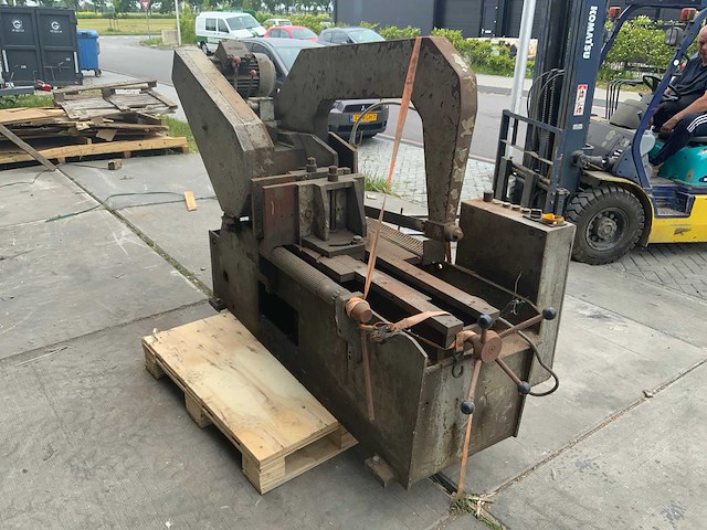 Kasto v2523 beugelzaagmachine - afbeelding 16 van  19
